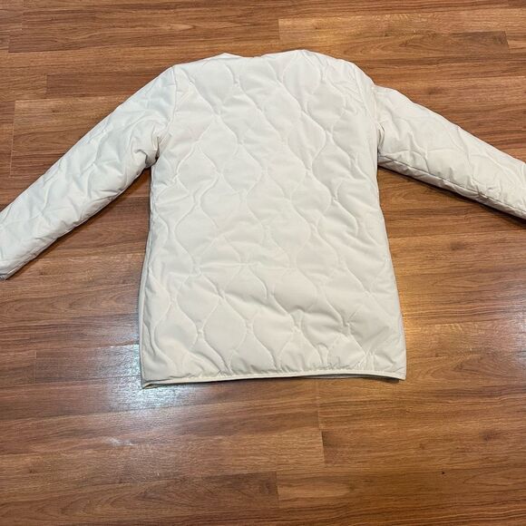 Koolaburra by Ugg Reversible Sherpa Quilted Button Up Jacket Light Birch | Size - Picture 9 of 16